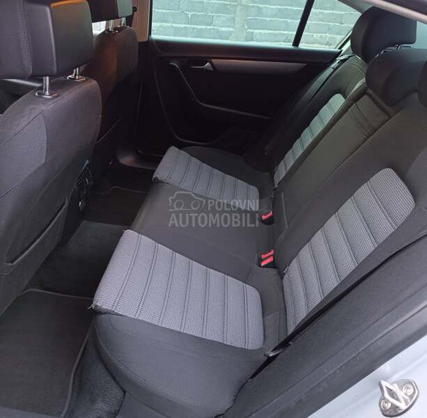 Volkswagen Passat B7 1.6HIGHLINE