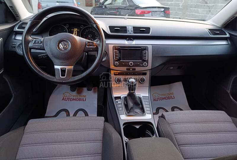 Volkswagen Passat B7 1.6HIGHLINE