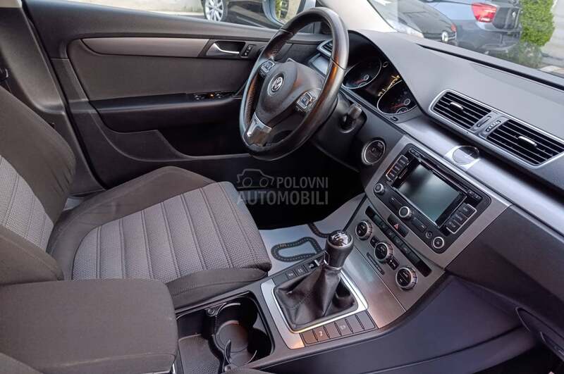 Volkswagen Passat B7 1.6HIGHLINE