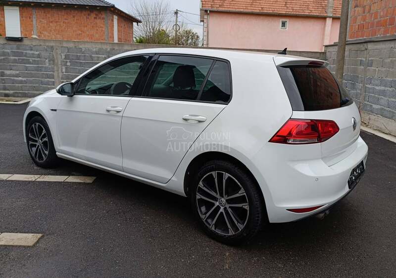 Volkswagen Golf 7 LOUNGE