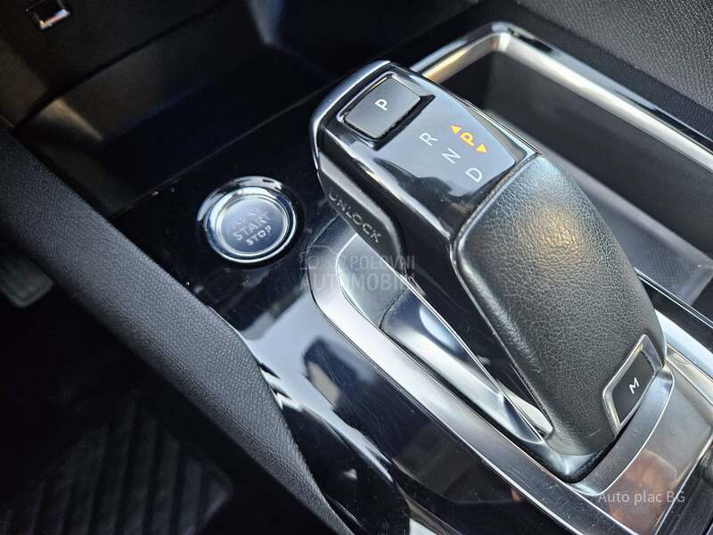 Peugeot 3008 1.5Hdi KAM/LED/NAV