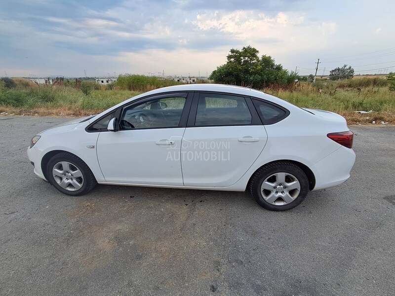 Opel Astra L 1.4