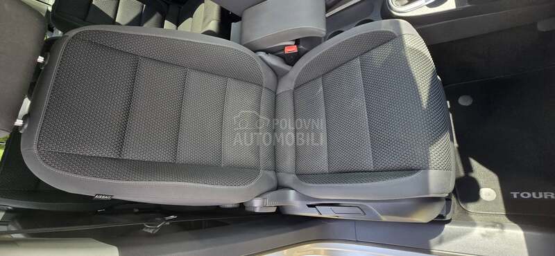 Volkswagen Touran 1.6tdi .CH.
