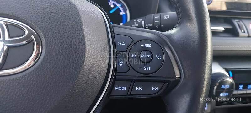Toyota RAV 4 2.5 Hibrid Business