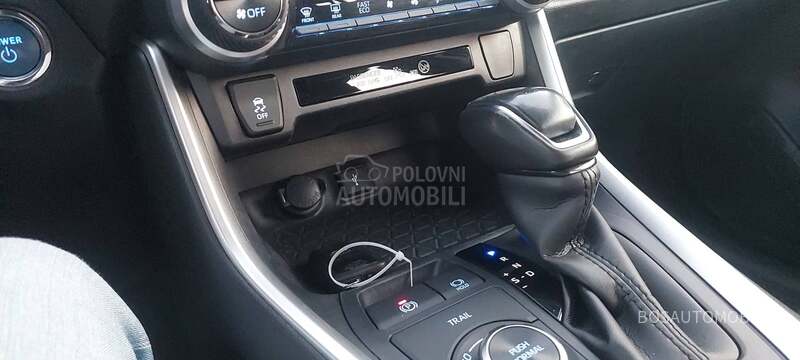 Toyota RAV 4 2.5 Hibrid Business