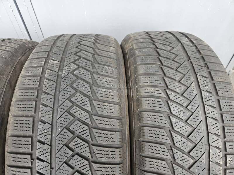 Continental 235/55 R17 Zimska