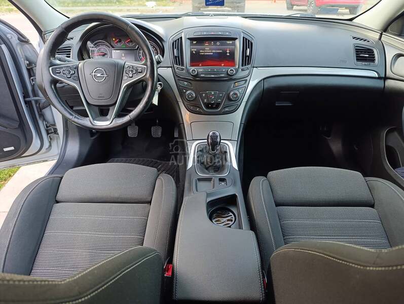 Opel Insignia Reg. Godinu/O.P.I.S.