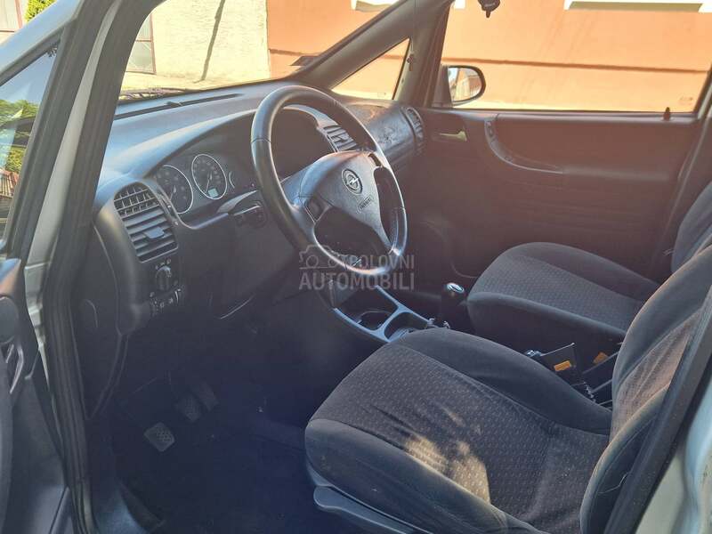 Opel Zafira 