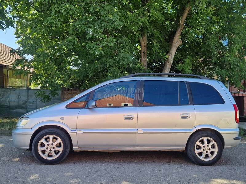 Opel Zafira 