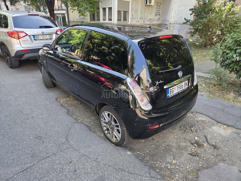Lancia Ypsilon MOMO DESIGN
