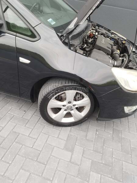 Opel Astra J 