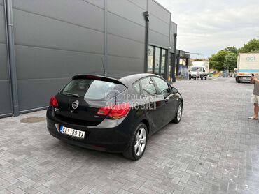 Opel Astra J 