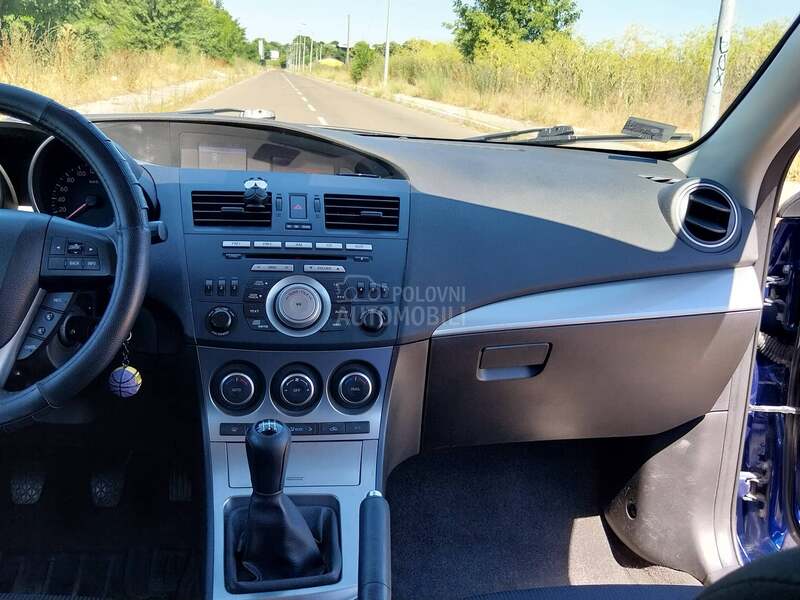 Mazda 3 1.6b CH