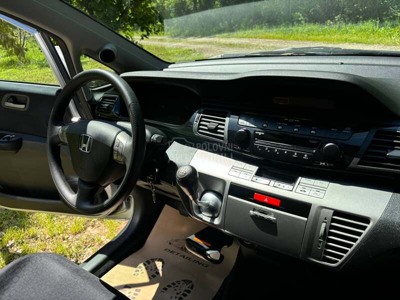 Honda FR-V 