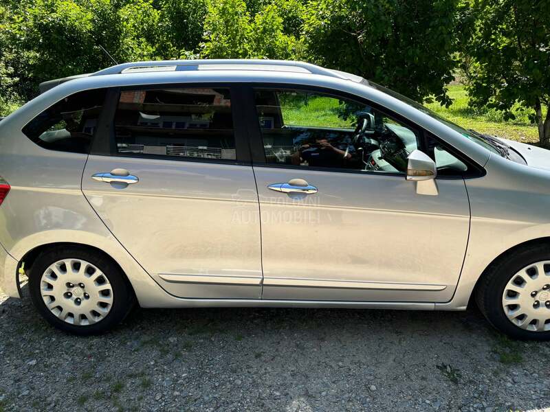 Honda FR-V 