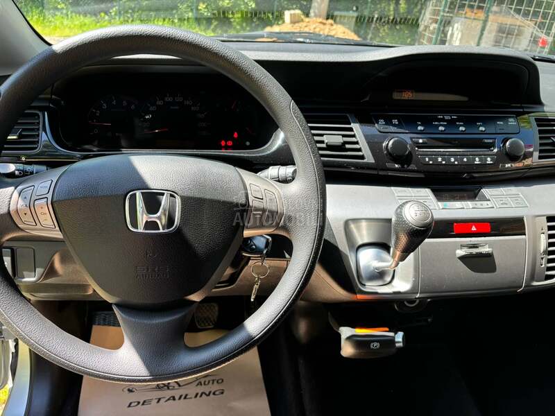 Honda FR-V 