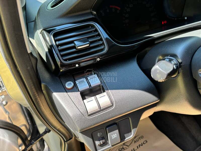 Honda FR-V 
