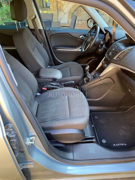 Opel Zafira Servis uradjen