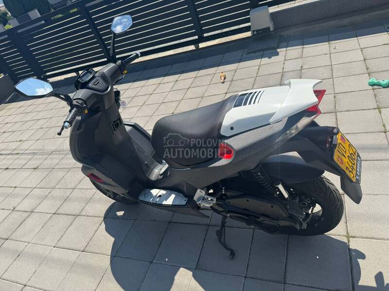Peugeot Speedfight 4