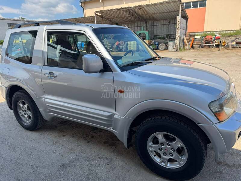 Mitsubishi Pajero 