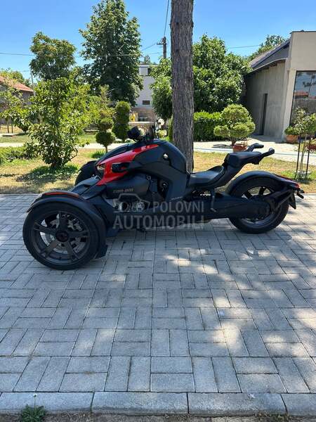 Can-Am Ryker std 900