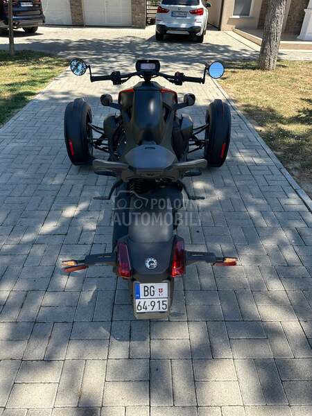Can-Am Ryker std 900