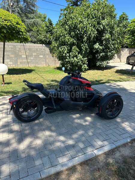 Can-Am Ryker std 900