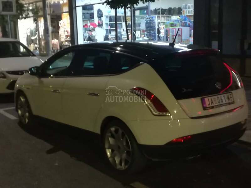 Lancia Delta TWIN TURBO 1.9.