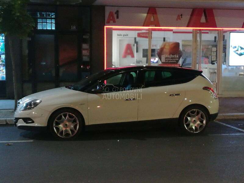 Lancia Delta TWIN TURBO 1.9.