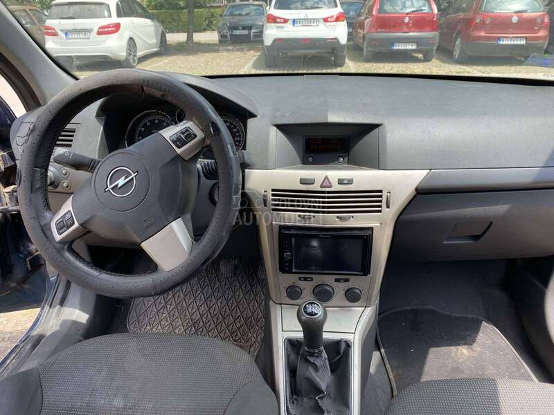 Opel Astra H 