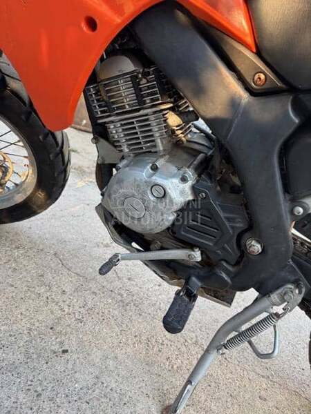 Yamaha XT125X