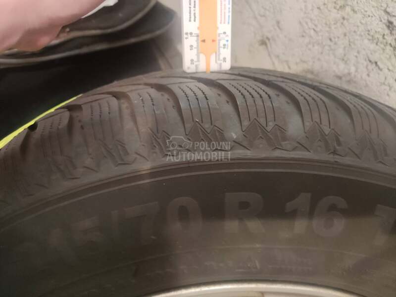 Semperit 215/70 R16 Zimska