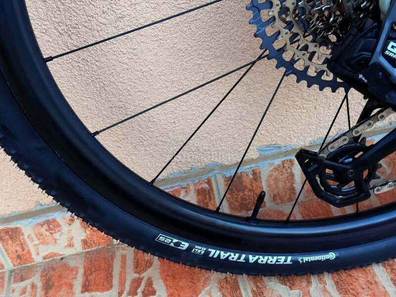 Cube Nuroad ex