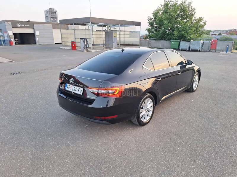 Škoda Superb 