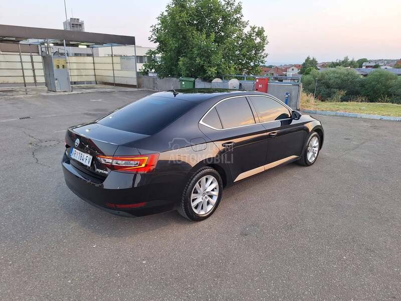 Škoda Superb 