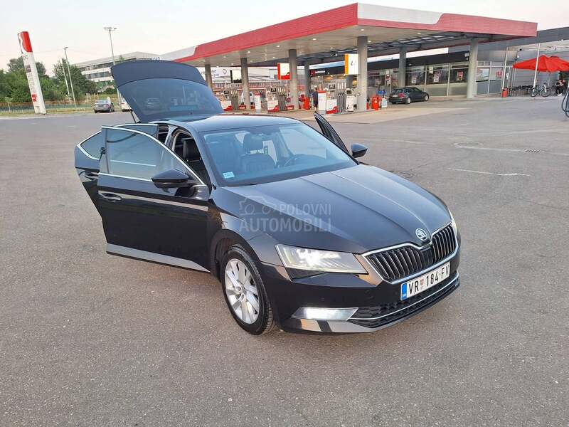 Škoda Superb 