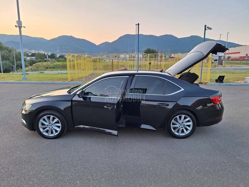 Škoda Superb 