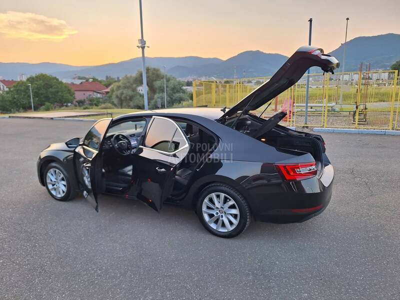 Škoda Superb 