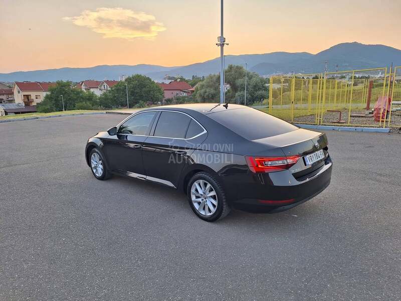 Škoda Superb 