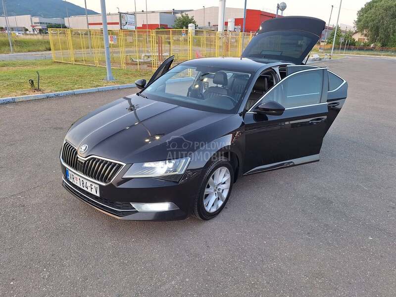 Škoda Superb 