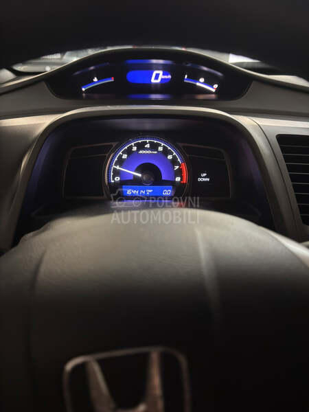 Honda Civic 1.8 MT Executive