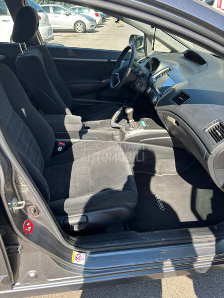 Honda Civic 1.8 MT Executive