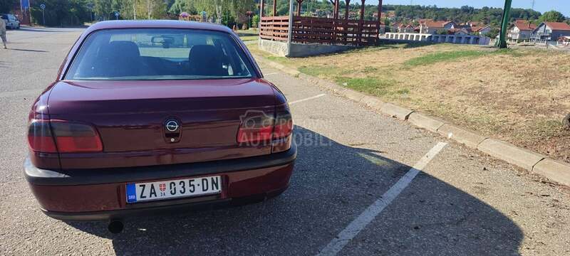 Opel Omega 2.0i