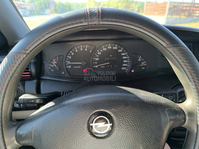 Opel Omega 2.0i