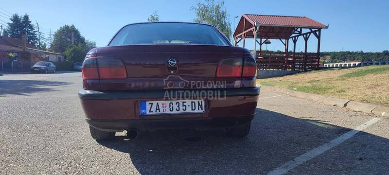 Opel Omega 2.0i