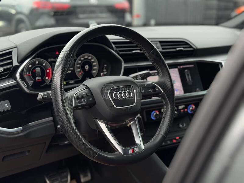 Audi Q3 S-LINE/4X4/MATRIX