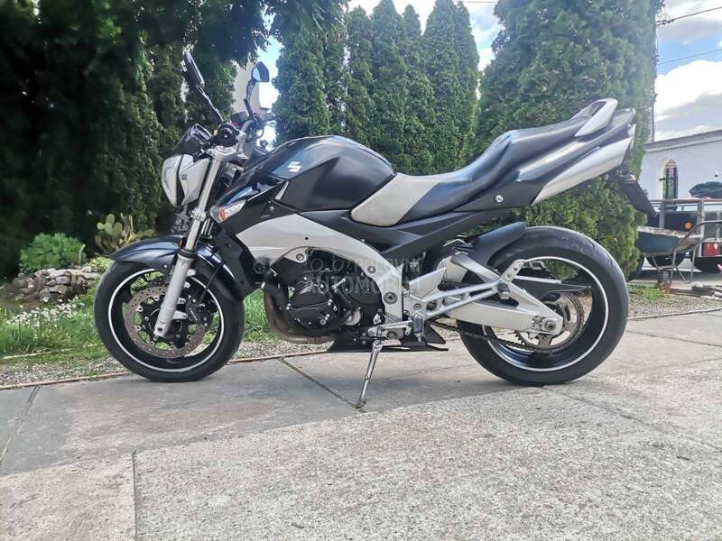 Suzuki Gsr