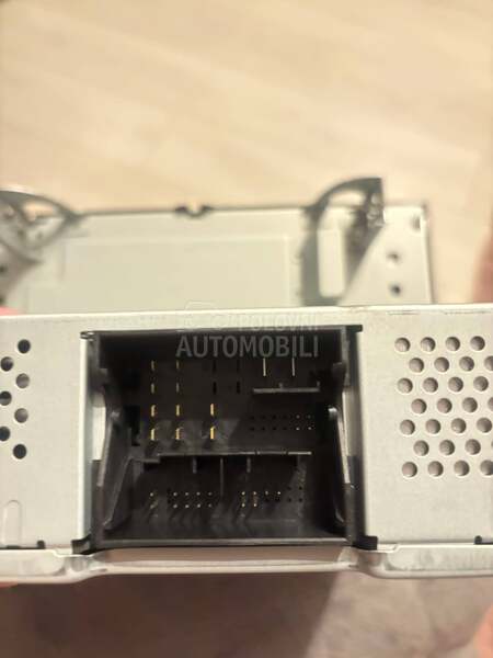 Fabrički cd radio