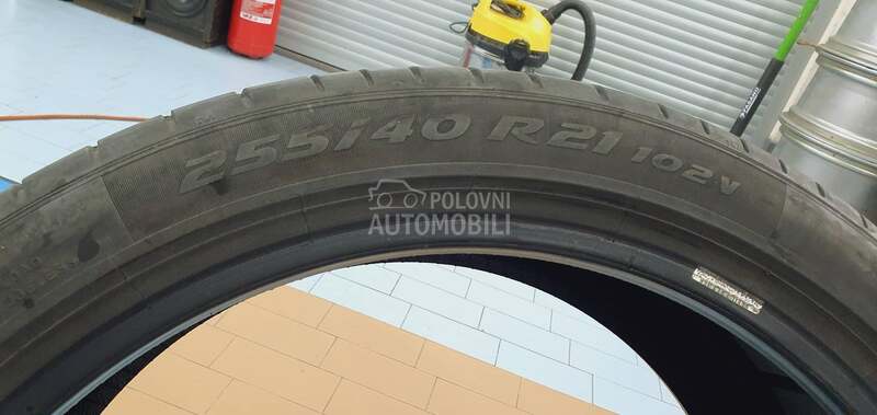 Pirelli 255/40 R21 Letnja