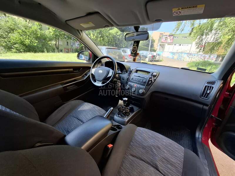 Kia pro_cee`d 